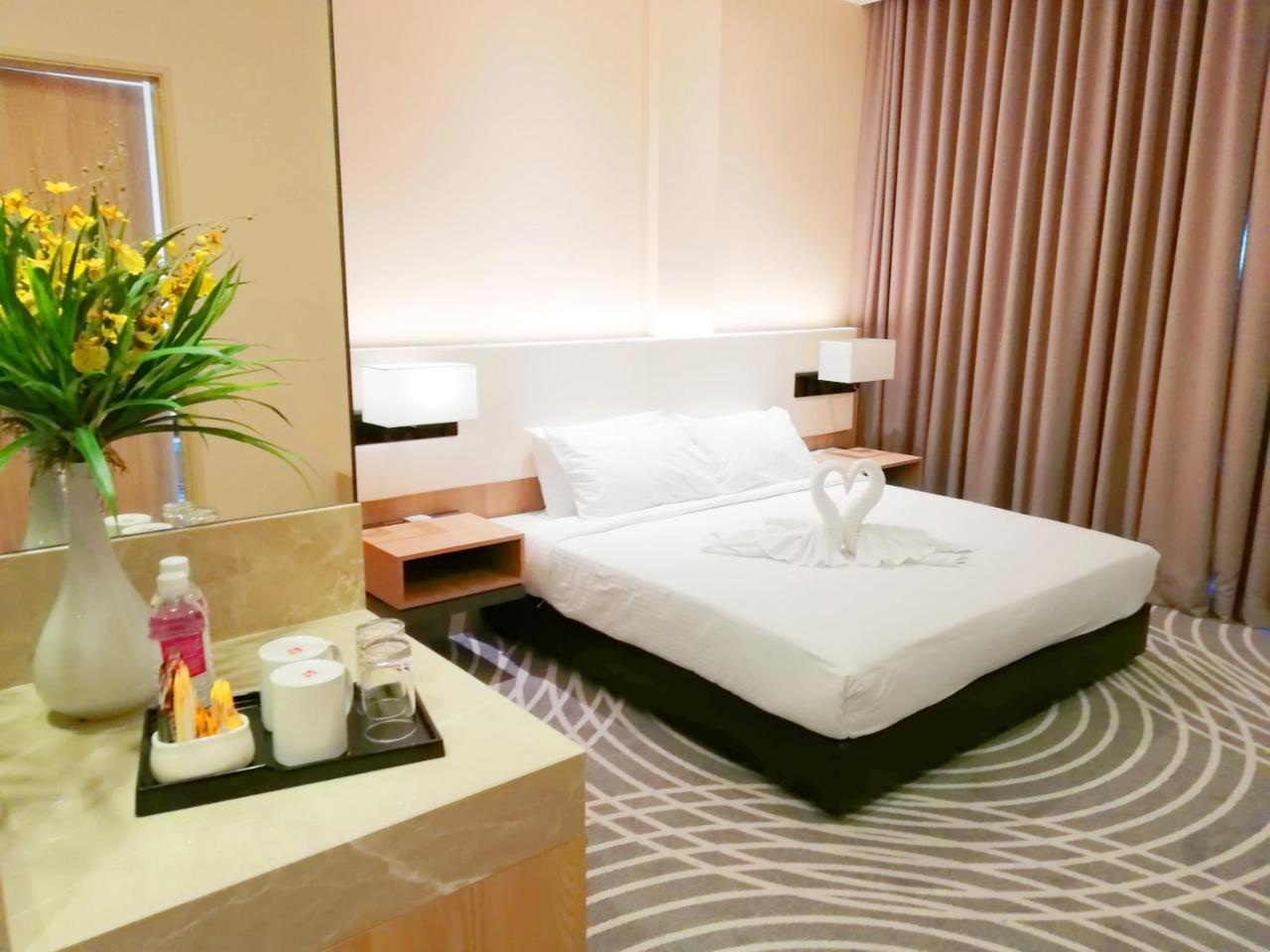 Upper View Regalia Hotel Kuala Lumpur Extérieur photo